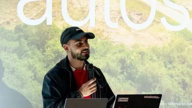 Furquan presenting at a Deen Developers night