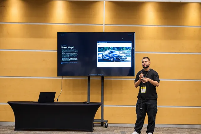 Furquan presenting at Muslim Tech Fest