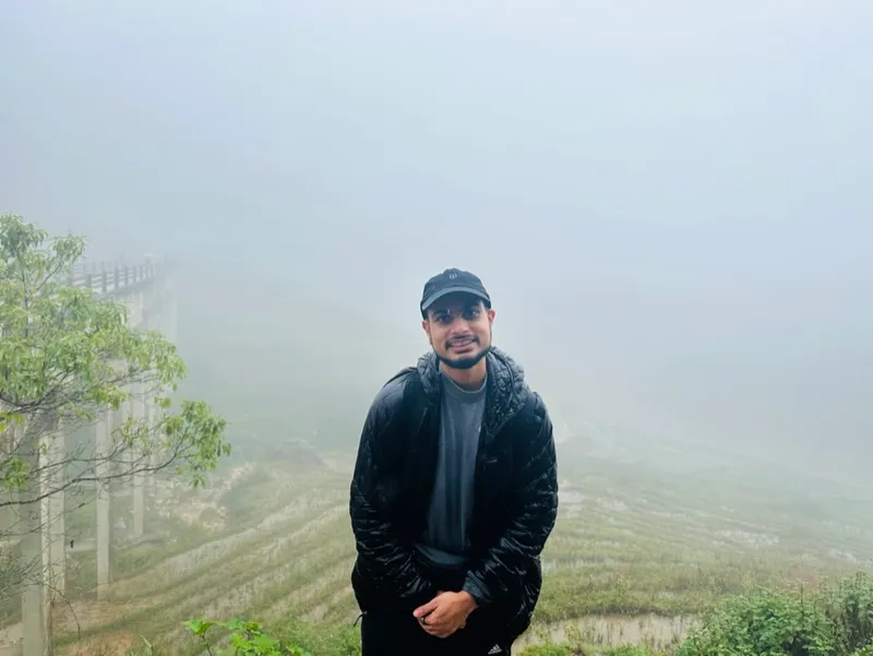 📍 Sapa, Vietnam · Rice terraces in the fog
